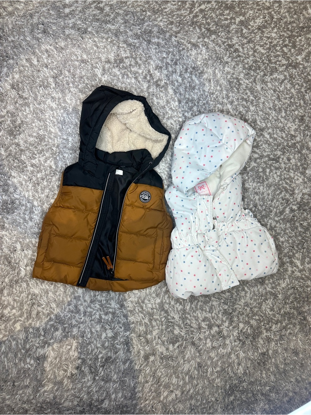 [KID] H&M & Gymboree Toddler Puffer Vest Bundle Brown White Hooded Winter 2T-4T
